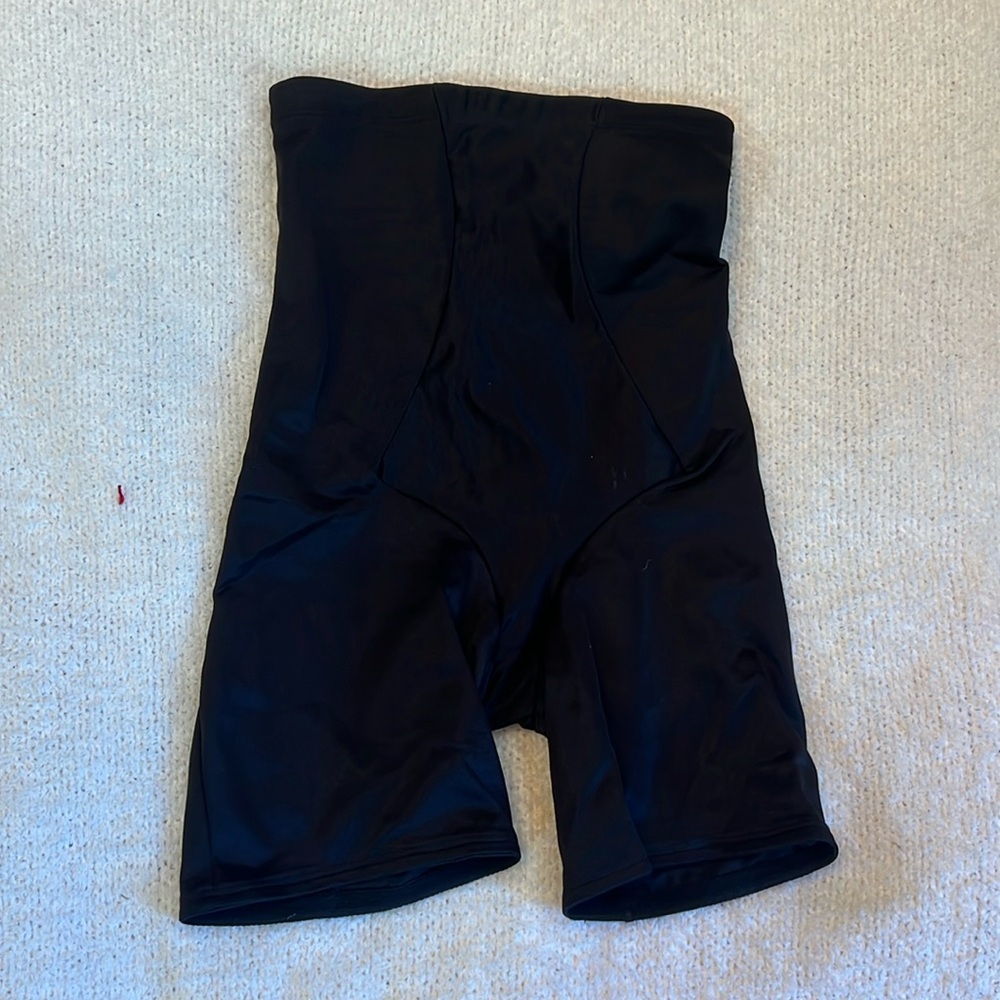 Womens large black Miraclesuit tummy tuck shapewear
